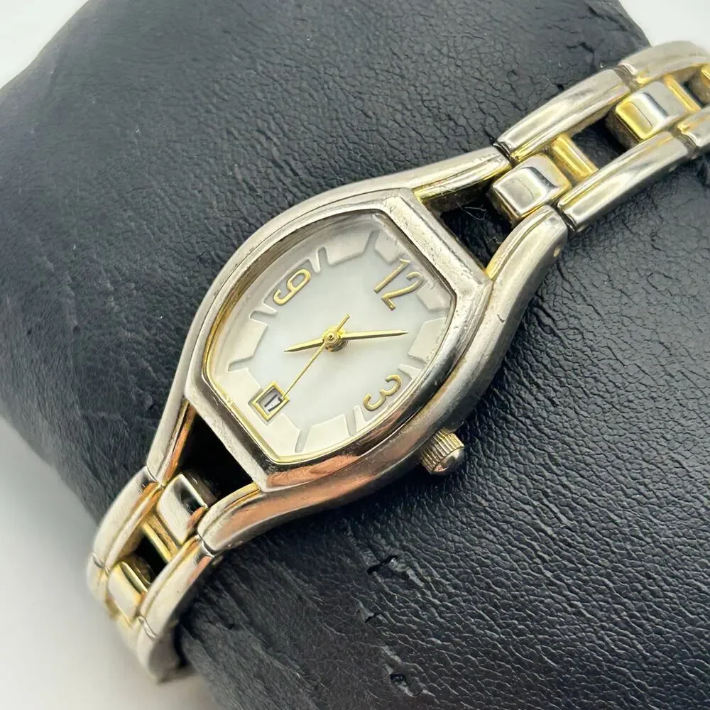 Two Tone Mother Pearl Women’s Fashion Watch Working New Battery